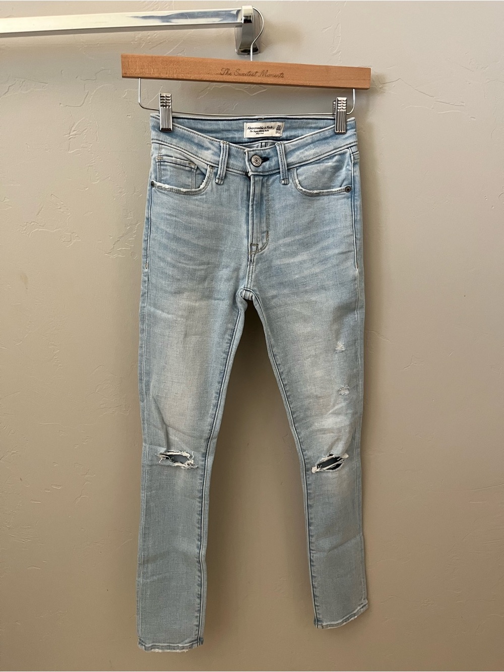 Abercrombie & Fitch Distressed Super Skinny Ankle Jeans Size 000